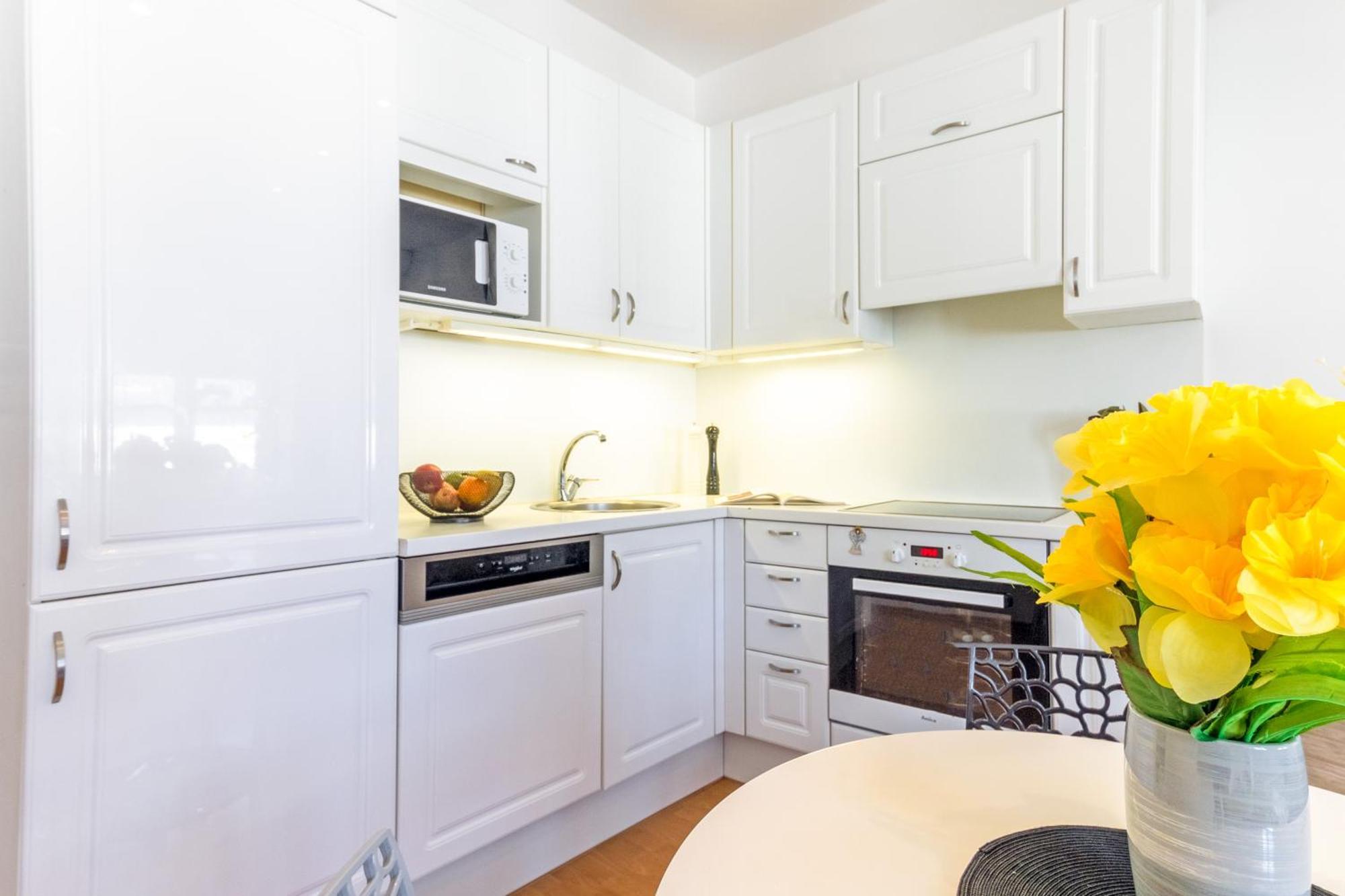 Gorgeous City Center Apartment In Bratislava With Free Parking מראה חיצוני תמונה